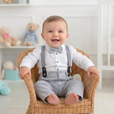Elegancki szary strój dla chłopca ubranko do Chrztu dla chłopca